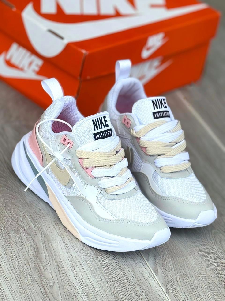 Bellos Nike Doble Chulo Amc Beige Gris